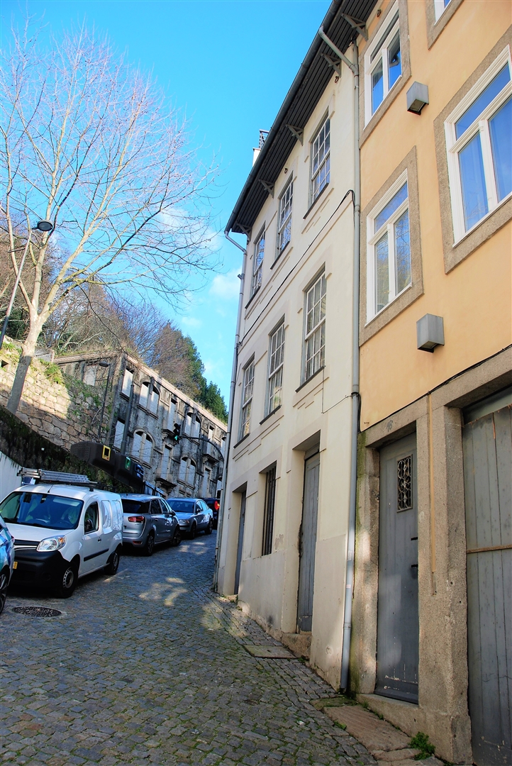 Moradia para Restaurar , Lordelo do Ouro e Massarelos