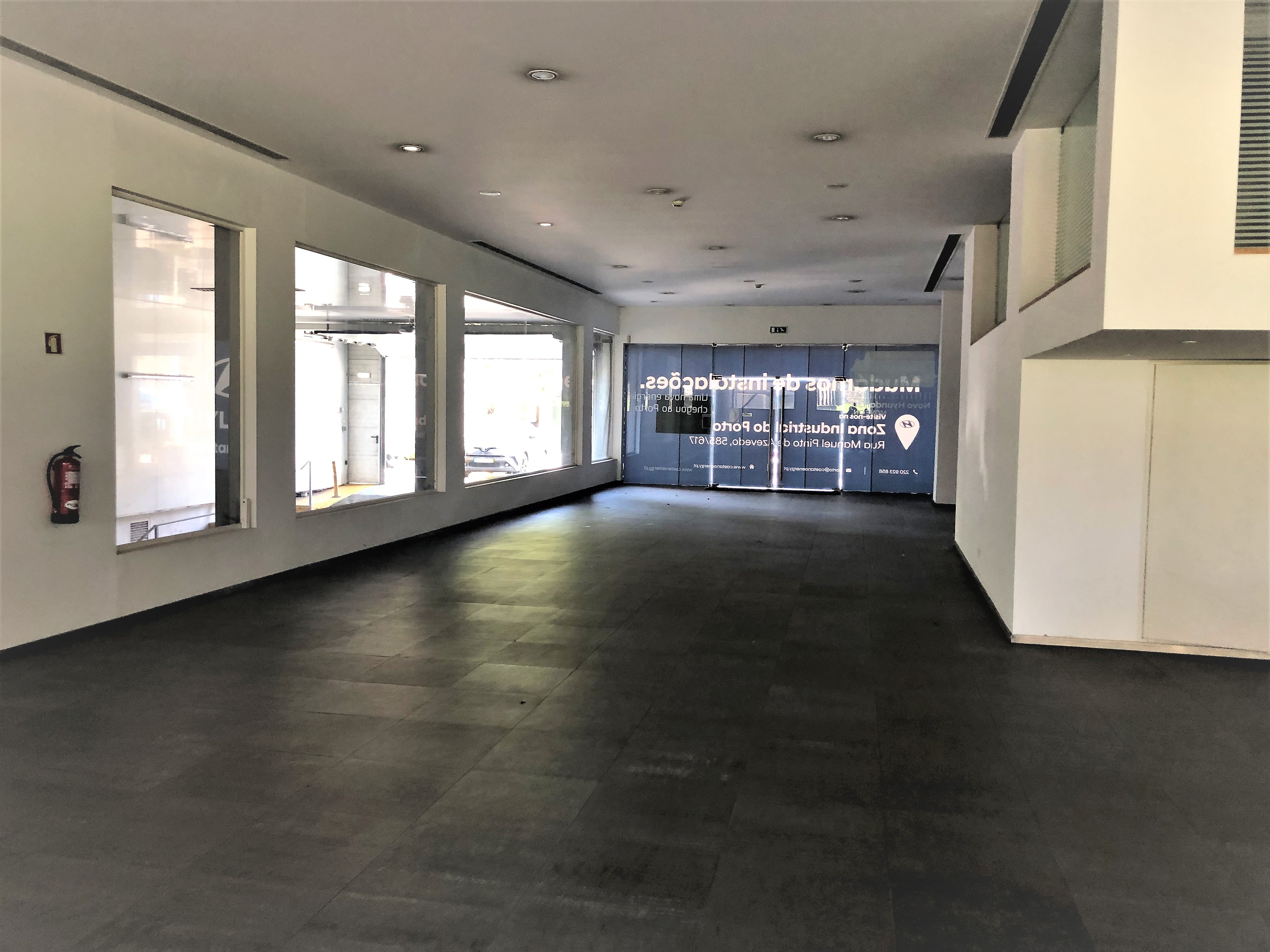 Loja , Lordelo do Ouro e Massarelos